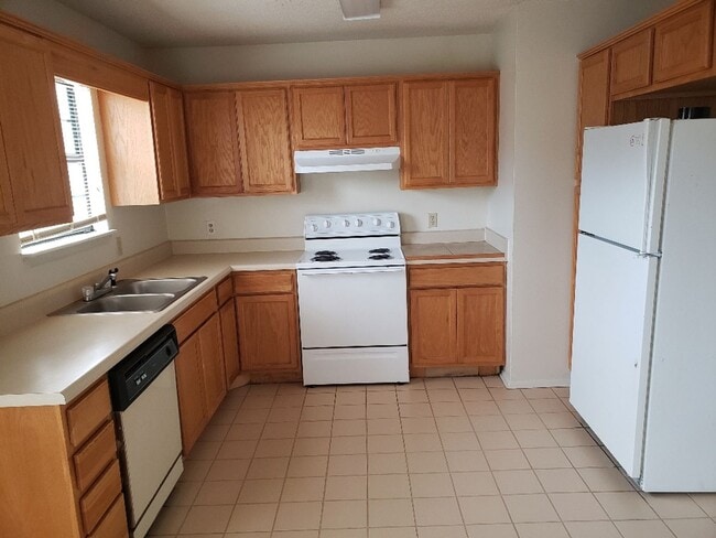 Building Photo - 3 Lake Avenue Mary Esther, FL 32569