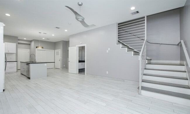 Foto del edificio - 309 E 43rd St