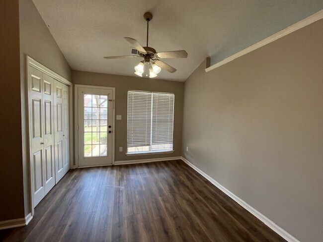 Foto del edificio - Renovated 3 Bedroom 2 Bath Home for Rent!!