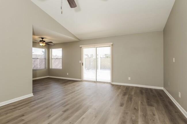 Foto del edificio - 6907 W Beryl Avenue