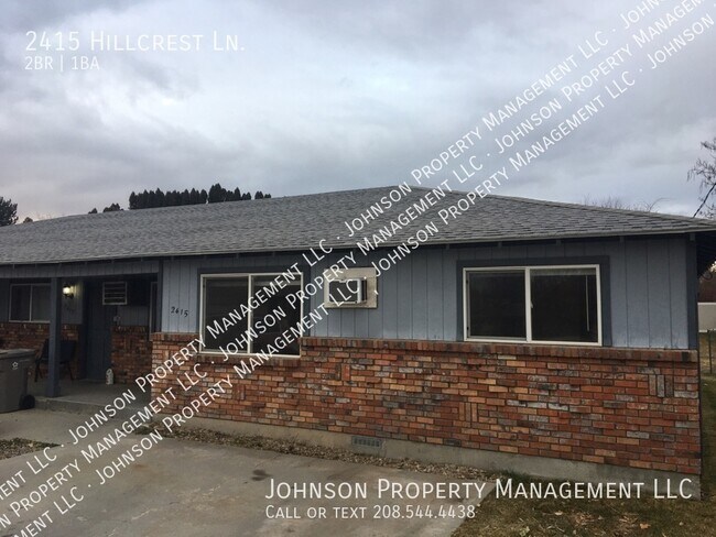Foto del edificio - 2415 Hillcrest Ln