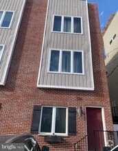 Building Photo - 336 Leverington Ave