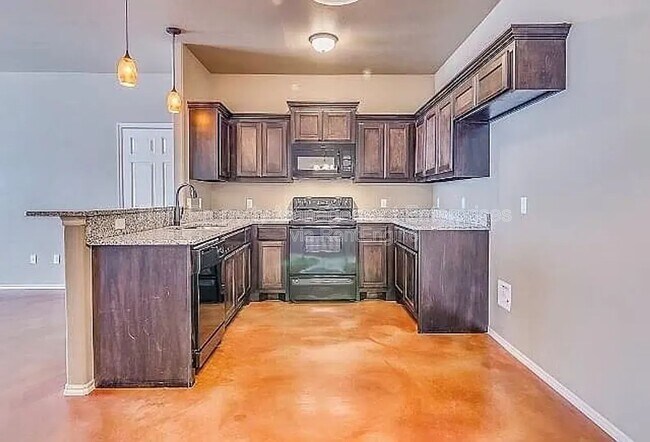 Building Photo - 1846 Cypress Ln