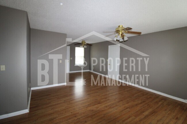 Foto del edificio - Charming 3-Bedroom Home in Branson – Pet f...