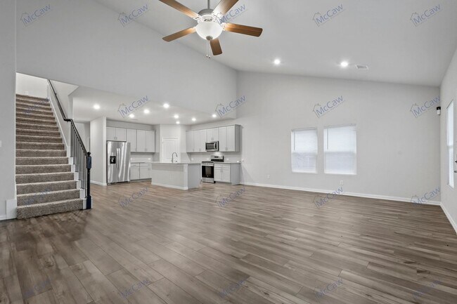 Foto del edificio - Modern 2022-Built 2-Story Home in Sought-A...