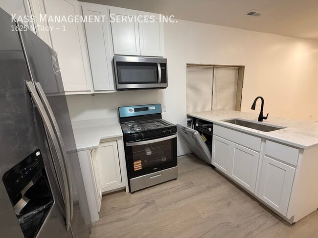 Photo - 1625 N Troy-1 Apartment