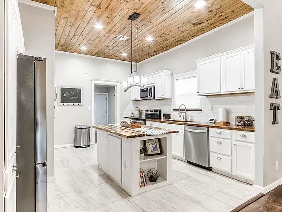 Building Photo - Sweet dream home