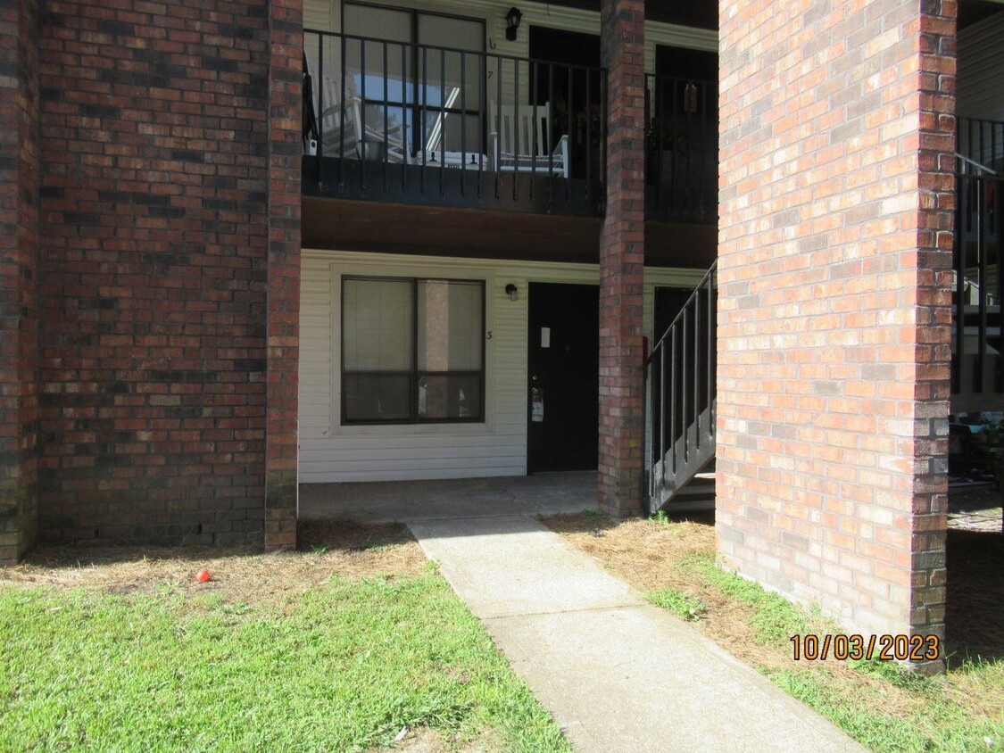 Foto principal - Willow Run- 2 bedroom/2 bath downstairs Ap...