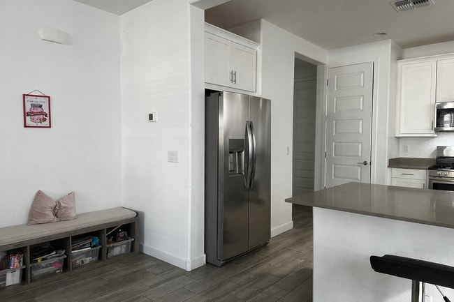 Foto del edificio - 3336 S Lotus