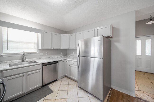 Foto del edificio - 4014 Glenway Dr