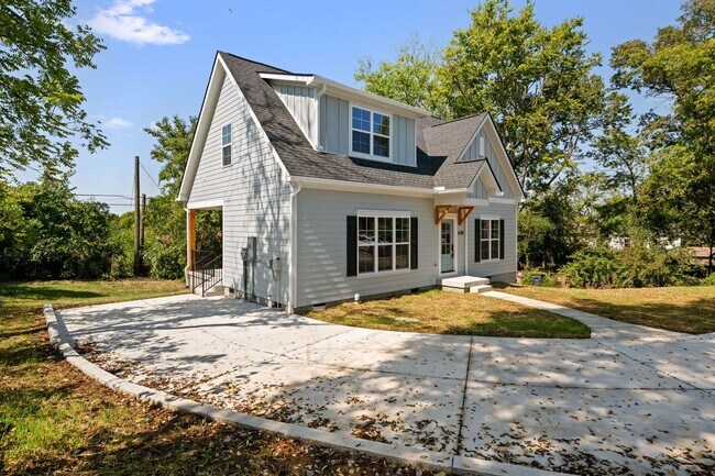 Foto del edificio - BRAND NEW! Spacious Nashville Home in a Qu...