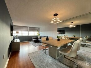Building Photo - 1301 NE Miami Gardens Dr