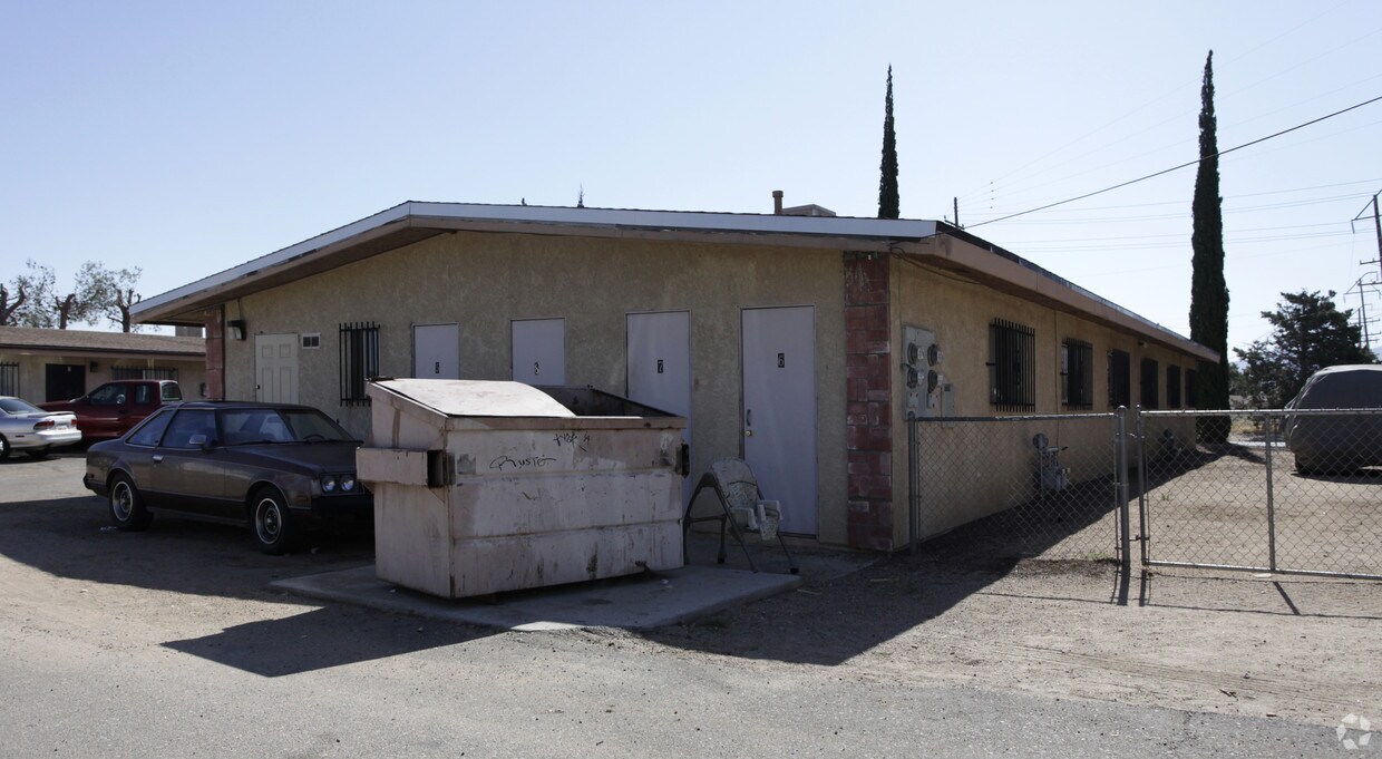 Building Photo - 9140 E Ave