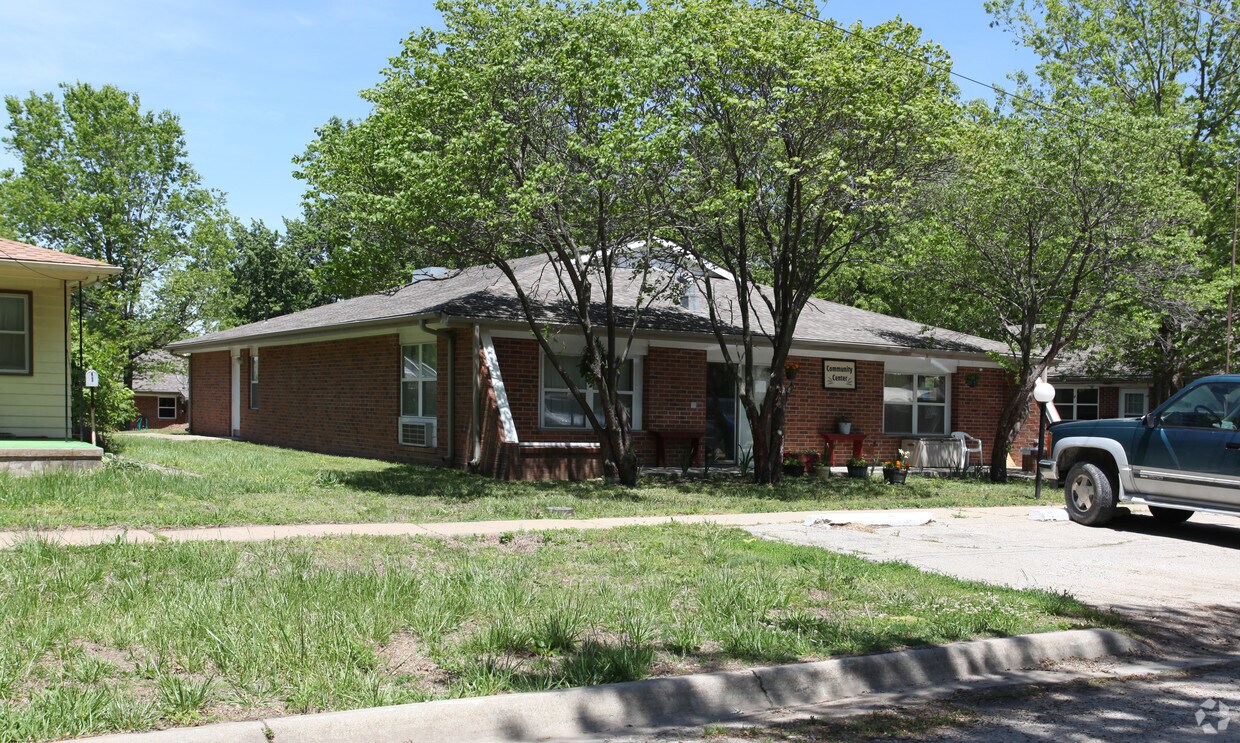 Primary Photo - Townsite Apartments