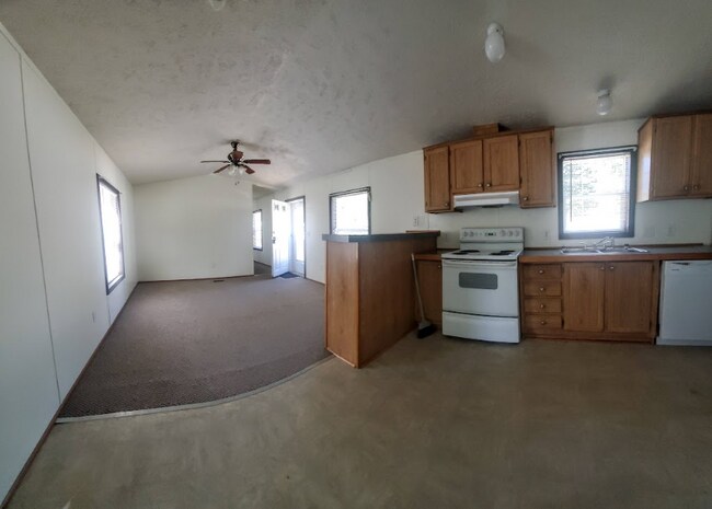 Foto del edificio - 41 County Rd