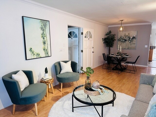 Open living-dining area - 2474 S Centinela Ave