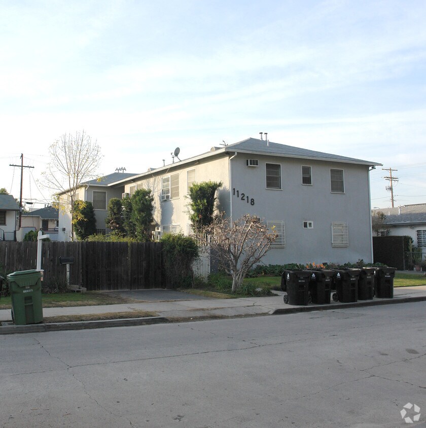 Primary Photo - 11218 Morrison St