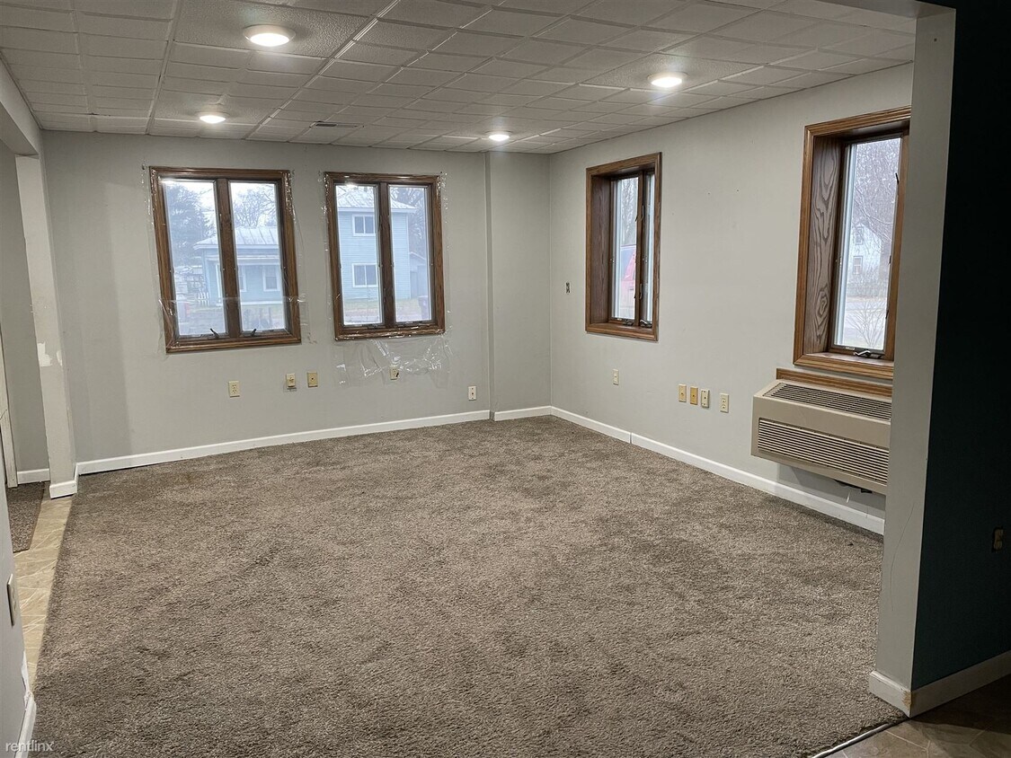 140 W Garden St, Muir, MI 48860 Townhome Rentals in Muir MI