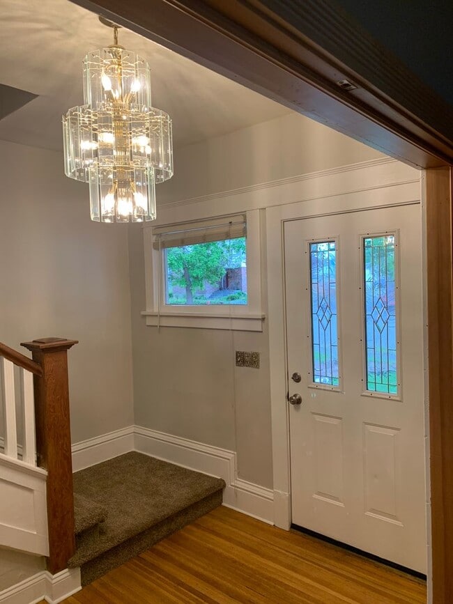 Foto del edificio - HALF OFF FIRST MONTHS RENT!!