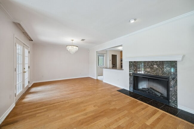 Building Photo - 10314 Olympia Dr