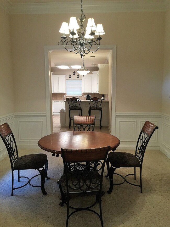 Building Photo - Beautiful home in Bayou Bend....