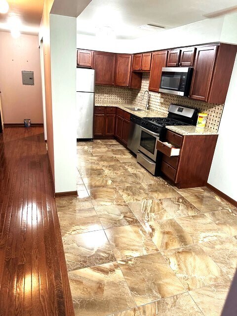 Foto del edificio - 5306 N Cumberland Ave