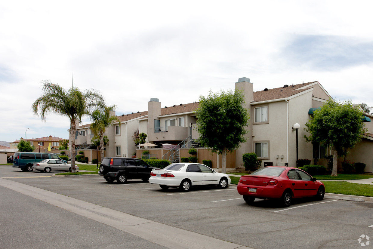 Foto del edificio - Park Towne Apartments