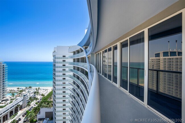 Building Photo - 3101 Bayshore Dr