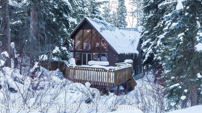 Building Photo - 4 br, 3 bath House - 35 Saint Moritz Terrace
