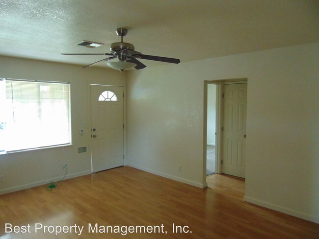 Building Photo - 3 br, 1 bath House - 3532 Madeira Way