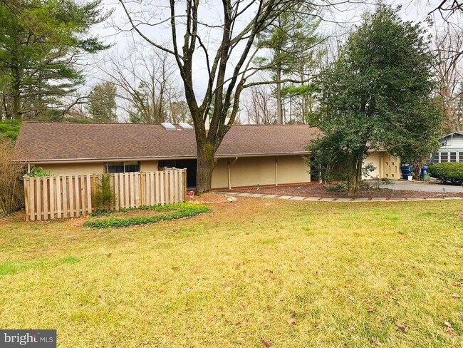 Foto del edificio - 13308 Sherwood Forest Dr