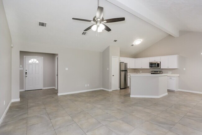 Foto del edificio - 16096 Sun View Ln