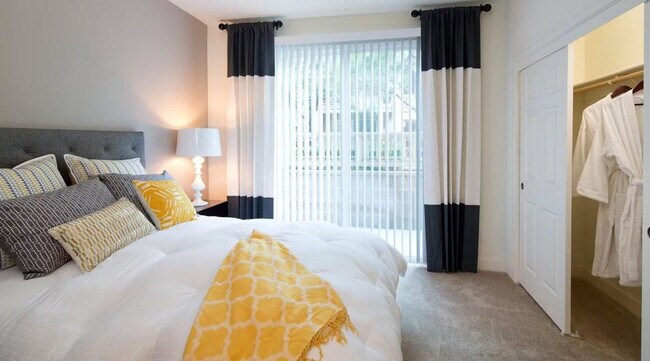 Foto del edificio - 1257 Lakeside Dr