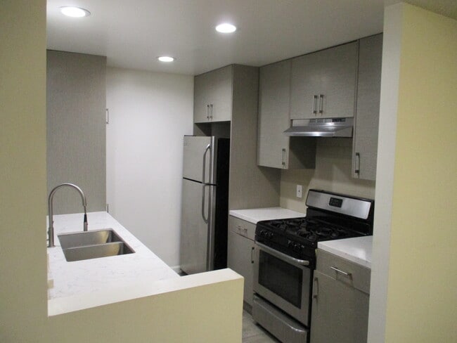 Building Photo - 3625 Glendon Ave