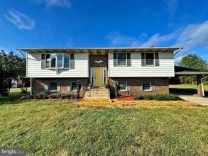 Building Photo - 8530 Wedding Dr