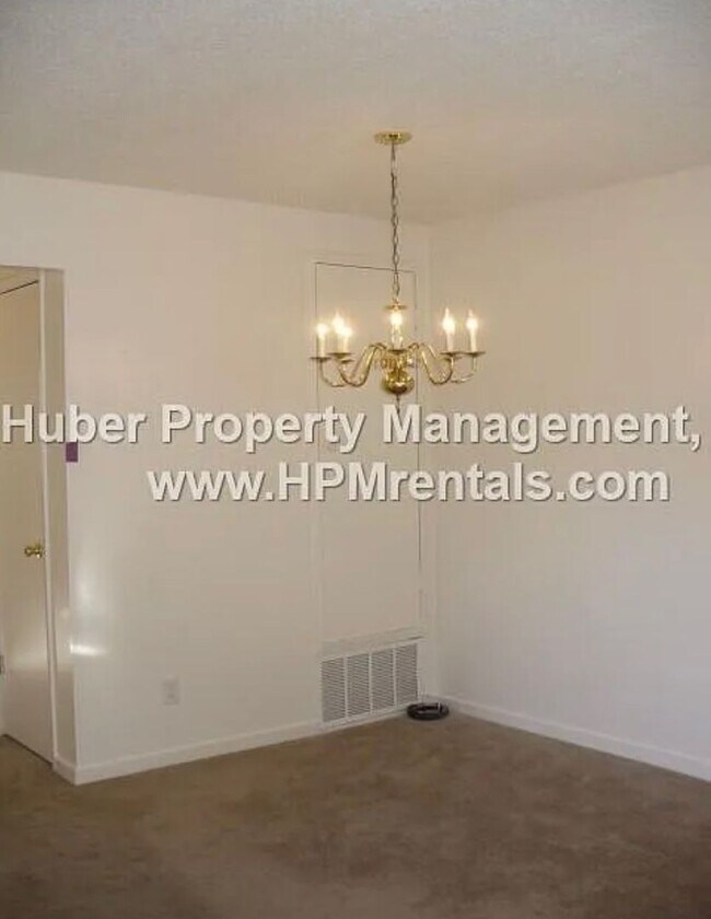 Foto del edificio - 3585 Sapphire Dr