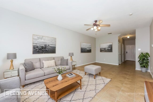 Building Photo - 6152 River Pointe Dr