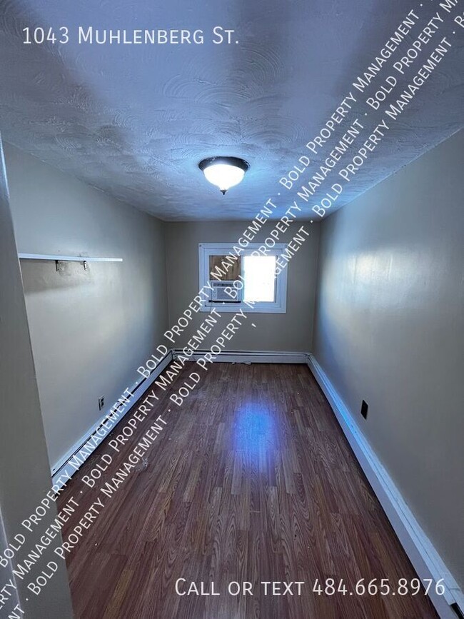 Building Photo - 1043 Muhlenberg St