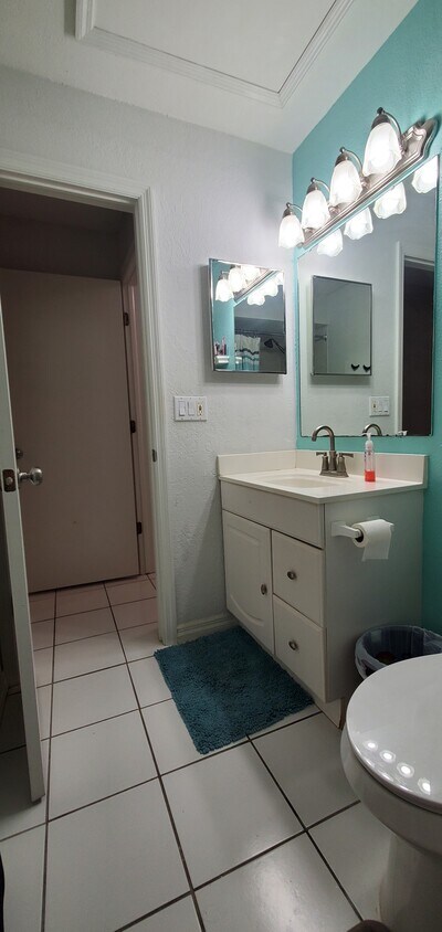 Foto principal - 5106 Gainesville Dr