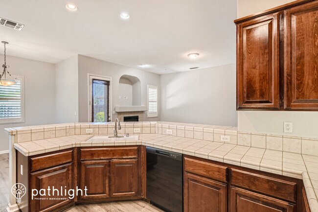 Building Photo - 3801 Northhaven Dr, Rocklin, CA, 95677