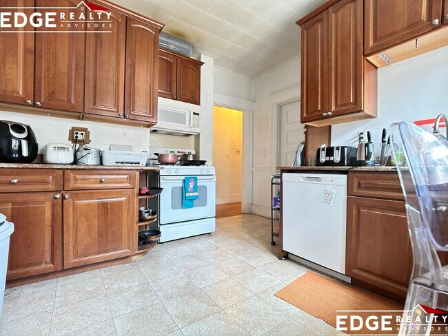 Foto del edificio - 324 Faneuil St