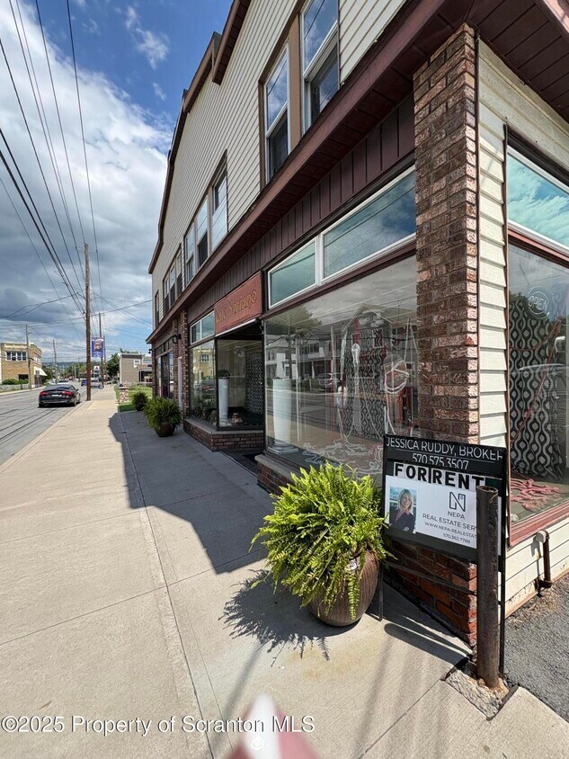 Foto principal - 523 Main St
