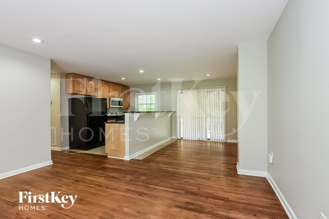 Foto del edificio - 2340 Melody Ln NW