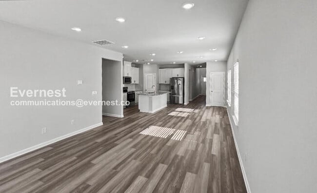 Foto del edificio - 8155 Huspa Ave