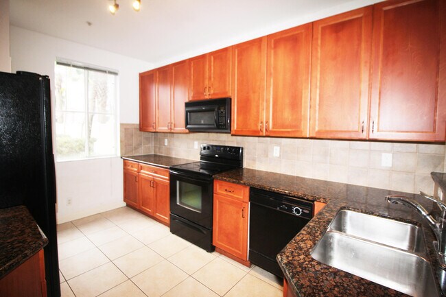 Building Photo - 411 Bayfront Dr