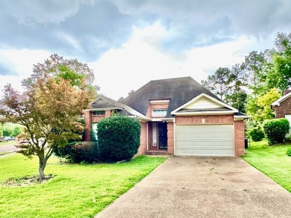 5449 Pine Oak Ln Unit 1, Bartlett, TN 38135 Room for Rent in Bartlett