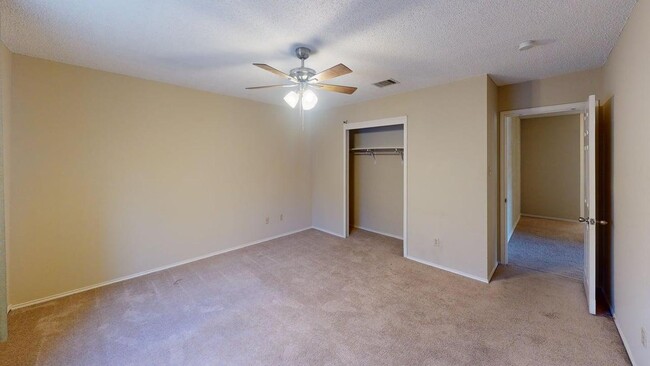 Foto del edificio - 8503 Columbia Falls Dr