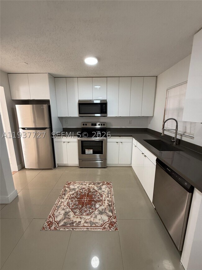 Foto del edificio - 5817 Blueberry Ct