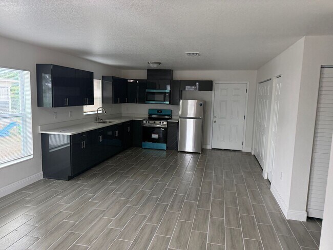Foto del edificio - 3 Bed 2 Bath Home in Port Richey!