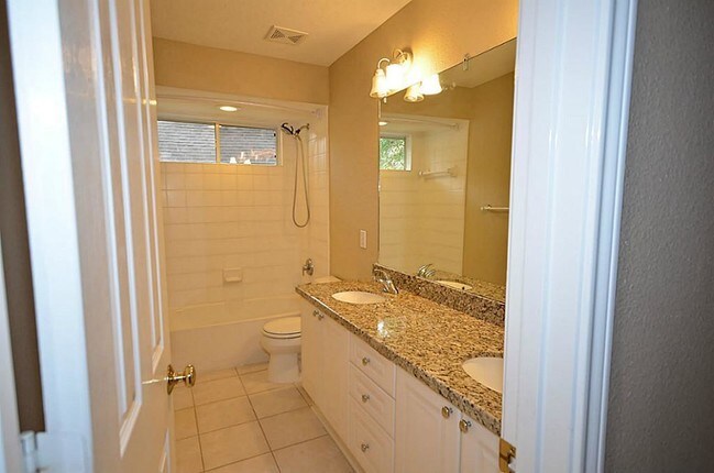 Building Photo - 78 S Bethany Bend Cir